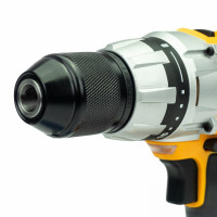 Дриль-шуруповерт акумуляторний (JCB-18DD-BE) 18V, max 45Nm в комплекті із зарядним пристроєм (JCB-18VFC-E) 2.4A та батареєю акумуляторною (JCB-20LI-E) JCB-18DD-2X-E