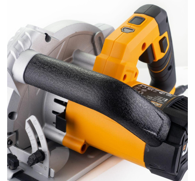 Пила циркулярна електрична (1500W, 5800 об/хв, діаметр диска 184 мм) JCB-CS1500-E
