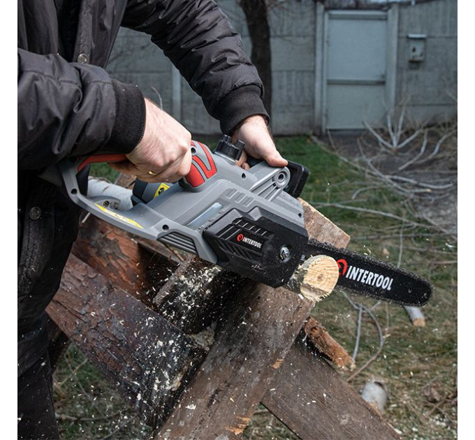Пила цепная электрическая 2400 Вт, шина 40 см, боковой двигатель INTERTOOL DT-2201