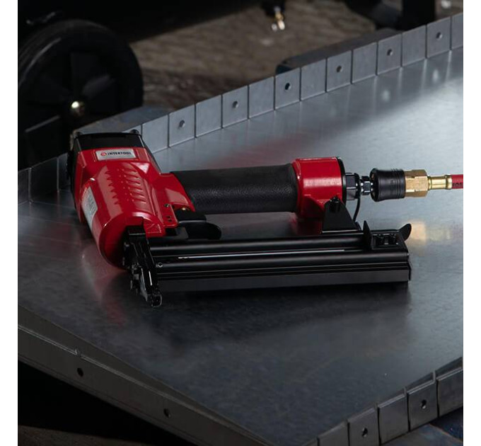Пневматический степлер для гвоздей 15-50 мм INTERTOOL PT-1603