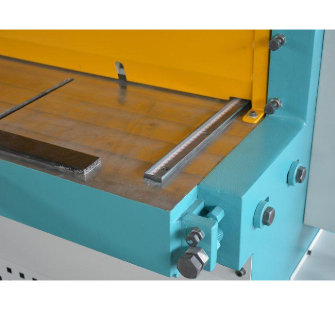 Гильотинные ножницы Ckemsa ERGM 1520 × 2,0 мм