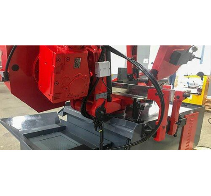 Полуавтоматическая ленточная пила по металлу Karmetal KDG 400x580