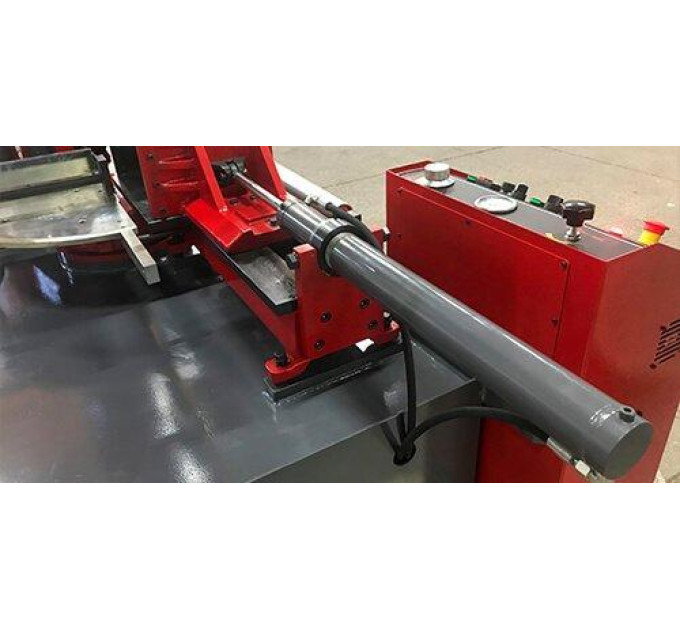 Полуавтоматическая ленточная пила по металлу Karmetal KDG 400x580