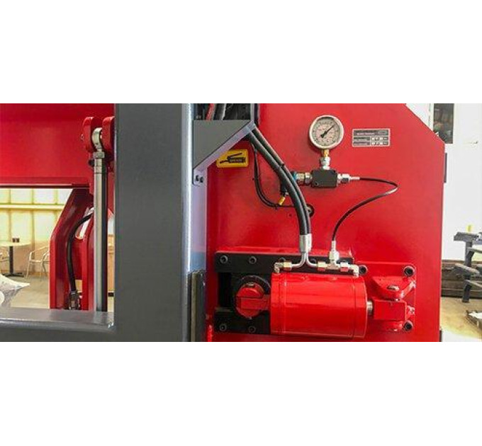 Полуавтоматическая ленточная пила по металлу Karmetal KSA 500x650