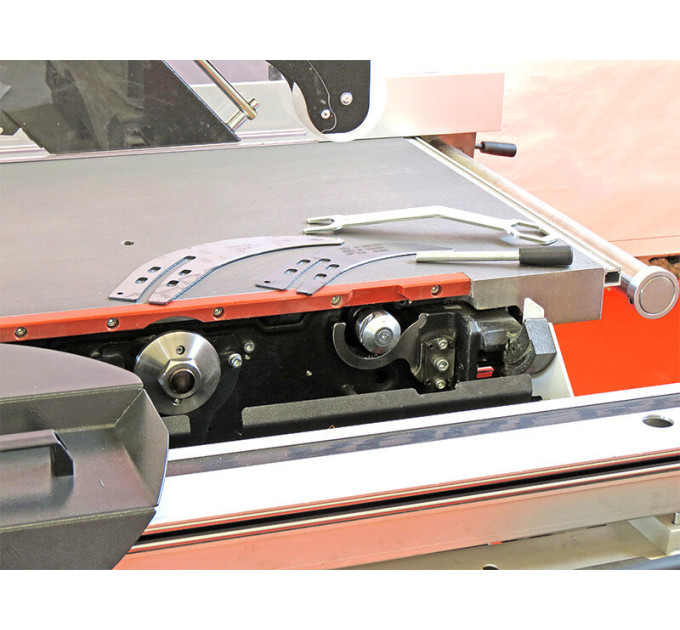 Форматно-раскроечный станок Robland Z 400M