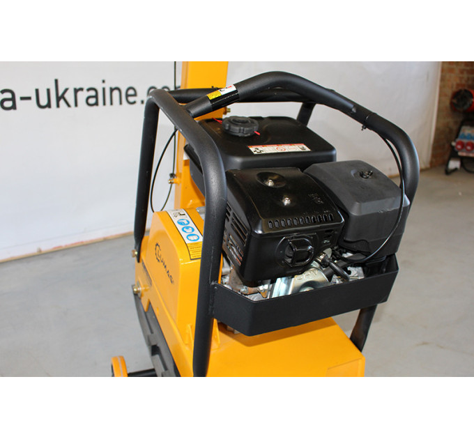 Бензиновая реверсивная виброплита Lumag RP160HPC (30,5кН)