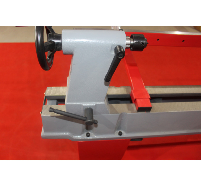 Токарный станок по дереву Holzmann VD 1100N