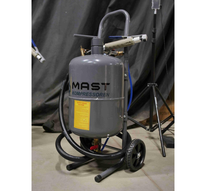 Пескоструйный аппарат напорного типа MAST MSB5-1 (17 л)