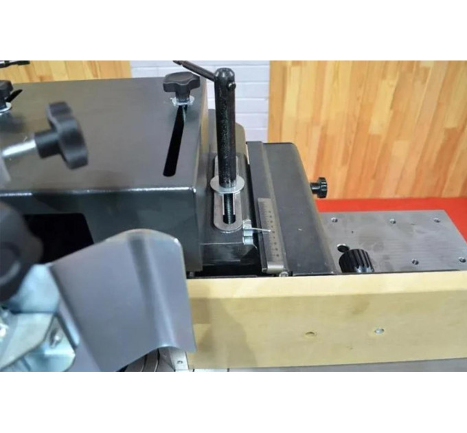 Фрезерный станок по дереву Robland T 120 TS