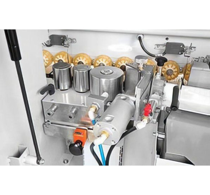 Кромкооблицовочный станок Robland KM 675