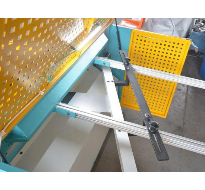 Гильотинные ножницы Ckemsa ERGM 1520 × 2,0 мм