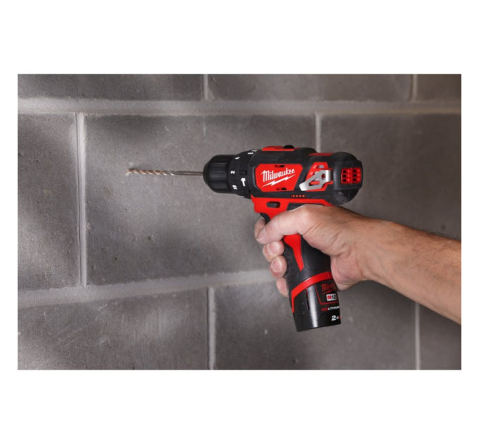 Дриль-шуруповерт акумуляторна ударна MILWAUKEE M12 BPD-0 (30Нм)(каркас)