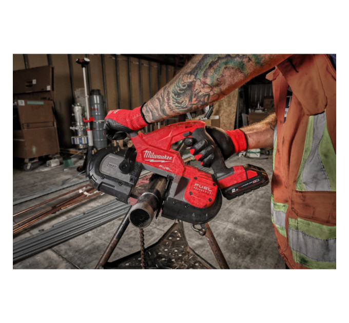 Пила ленточная аккумуляторная бесщёточная MILWAUKEE M18 FBS85-202C (ЗУ+2акк.Х2Ач+кейс)