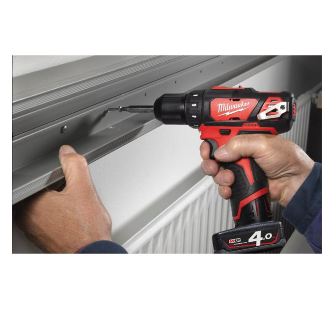 Дриль-шуруповерт акумуляторний MILWAUKEE M12 BDD-202C (30 Нм) (заміна на 4933499686)