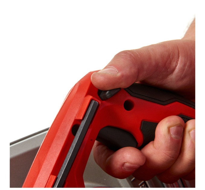 Циркулярная пила MILWAUKEE CS 85 CBE 4933451116