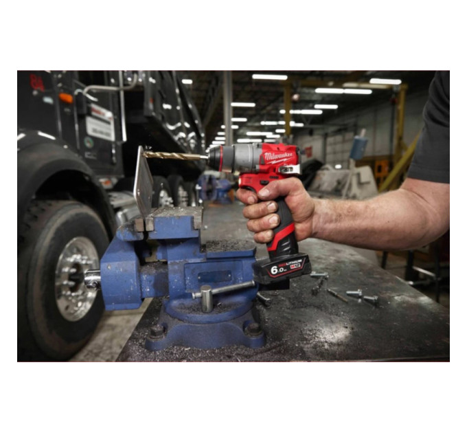 Дриль-шуруповерт акумуляторна безщіткова MILWAUKEE M12 FDD2-0 (37/45Нм) (каркас)