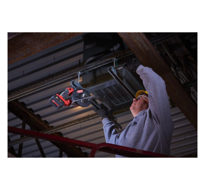 Пила дисковая аккумуляторная бесщеточная по металу MILWAUKEE M18 FMCS-0X Ø150мм (каркас+HDкейс)