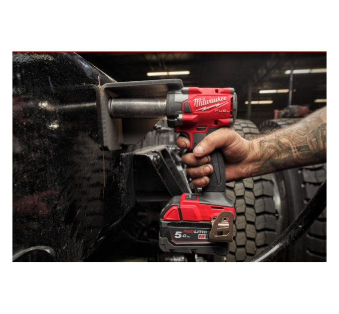 Гайковерт аккумуляторный бесщеточный MILWAUKEE 1/2" (339 Нм) M18 FIW2P12-502X, с пином (ЗУ+2Х5Ач)