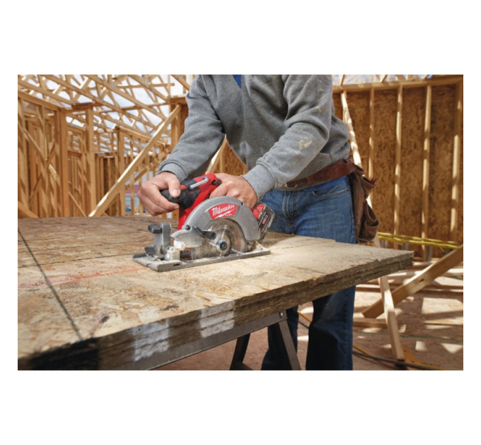 Пила дисковая аккумуляторная бесщеточная MILWAUKEE M18 CCS55-502X Ø165мм (ЗУ+2акк.Х5Ач+HDкейс)