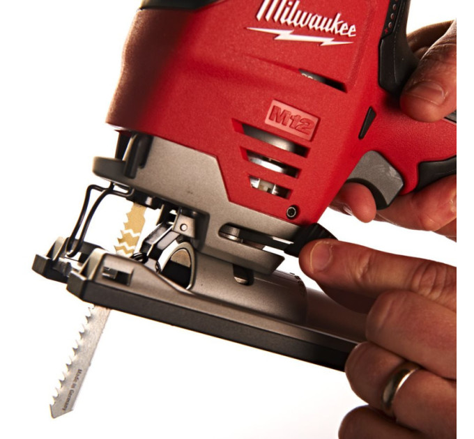Пила лобзиковая аккумуляторная MILWAUKEE M12 JS-402B (ЗУ+2акк.Х4Ач+сумка)