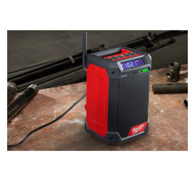 Динамик аккумуляторный DAB+/Зарядное устройство MILWAUKEE M12 RCDAB+