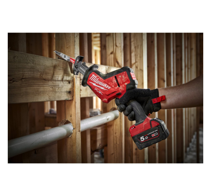 Пила сабельная аккумуляторная бесщеточная MILWAUKEE M18 FHZ-502X (ЗУ+2акк.Х5Ач+HDкейс)