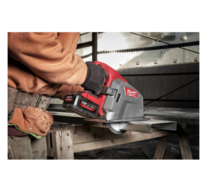 Пила дисковая аккумуляторная бесщеточная по металлу MILWAUKEE M18 FMCS66-121C Ø203мм (ЗУ+1ак.Х12Ач),
