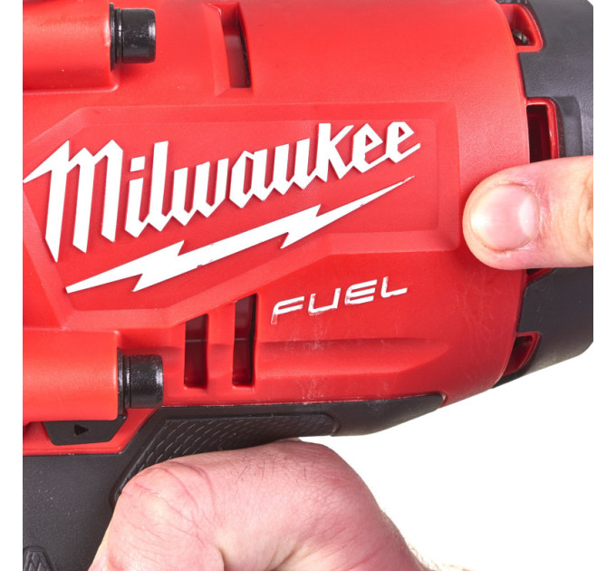 Гайковерт аккумуляторный бесщеточный MILWAUKEE 1'' (2400Нм) M18 ONEFHIWF1-0X, с кольцом (каркас)