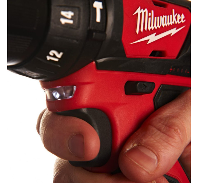 Дриль-шуруповерт акумуляторна ударна MILWAUKEE M12 BPD-0 (30Нм)(каркас)