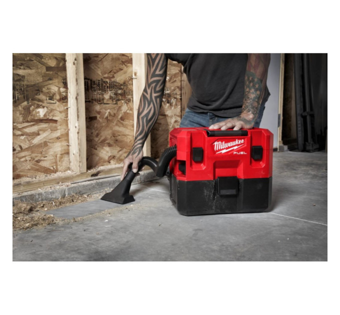 Пылесос аккумуляторный для воды и сухого мусора MILWAUKEE M12 FVCL-0 (каркас)