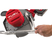 Пила дисковая аккумуляторная бесщеточная по металлу MILWAUKEE M18 FMCS66-121C Ø203мм (ЗУ+1ак.Х12Ач),
