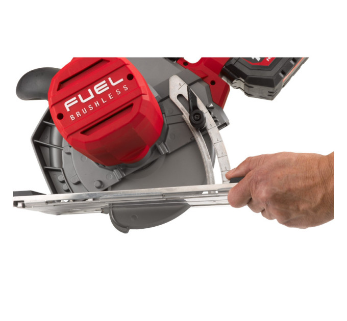 Пила дисковая аккумуляторная бесщеточная по металлу MILWAUKEE M18 FMCS66-121C Ø203мм (ЗУ+1ак.Х12Ач),