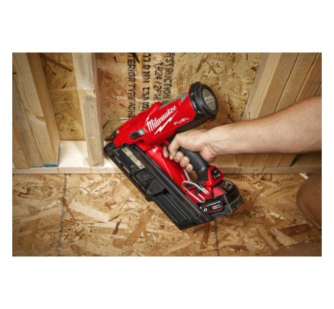 Пистолет гвоздезабивной аккумуляторный бесщёточный MILWAUKEE M18 FFN-502C (50-90мм)(ЗУ+2акХ5Ач+кейс)
