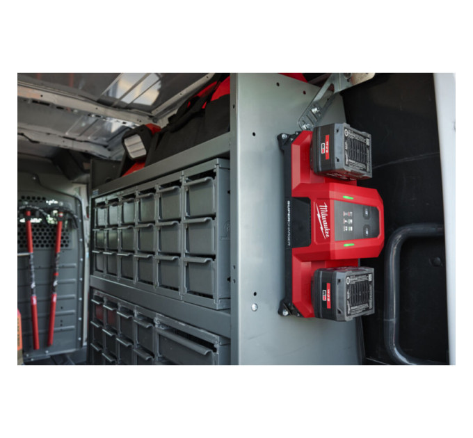 Зарядний пристрій MILWAUKEE M18 MDBSC DUAL SUPER CHARGER (на 2 акумулятори)