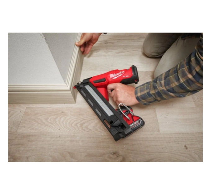 Пистолет гвоздезабивной аккумуляторный бесщёточный MILWAUKEE M18 FN15GA-0X (32-64мм)(каркас, HDкейс)