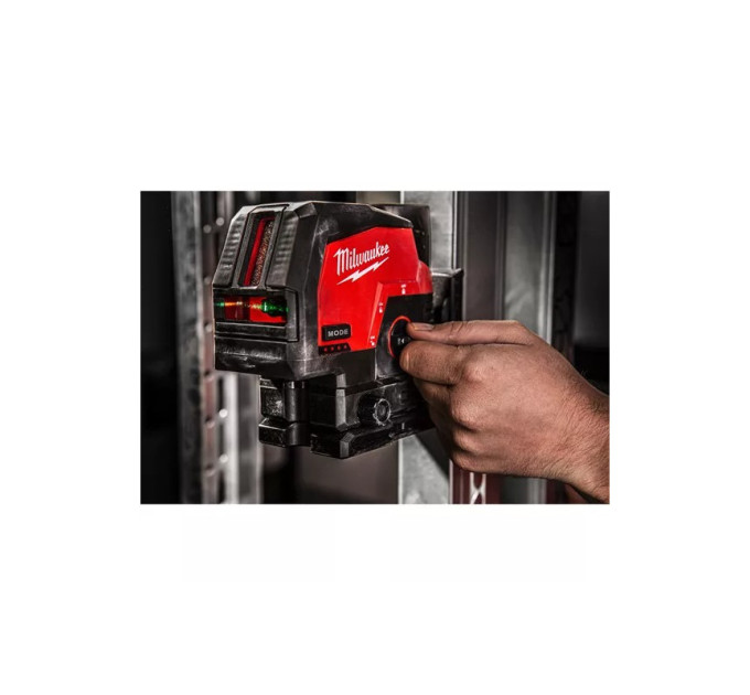 Нивелир линейно-точечный аккумуляторный MILWAUKEE M12 CLLP-301C (зелёный луч)