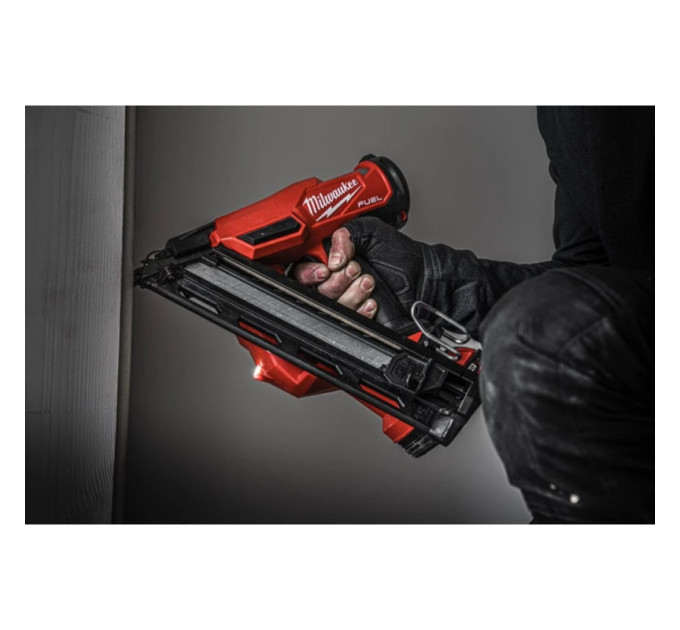 Пистолет гвоздезабивной аккумуляторный бесщёточный MILWAUKEE M18 FN15GA-0X (32-64мм)(каркас, HDкейс)