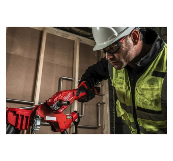 Труборез аккумуляторный по нержавеющей стали MILWAUKEE M12 PCSS-202C (ЗУ+2акк.Х2Ач+кейс)