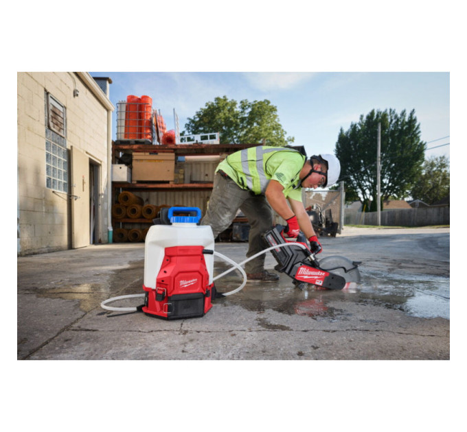 Опрыскиватель ранцевый аккумуляторный (базовая станция) MILWAUKEE M18 BBPFP2-301 (ЗУ+1акк.Х3Ач)