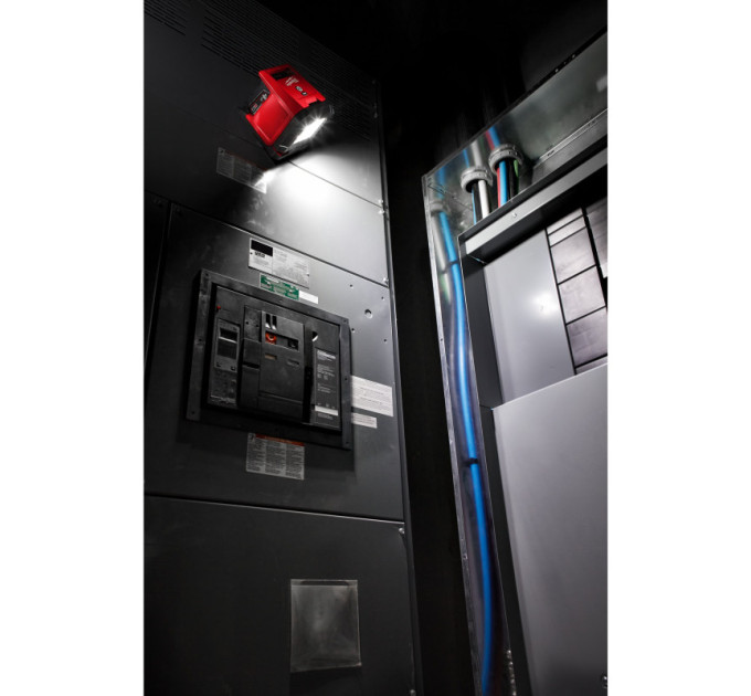 Фонарь светодиодный аккумуляторный MILWAUKEE M18 PAL-0 с шарнирным световым блоком