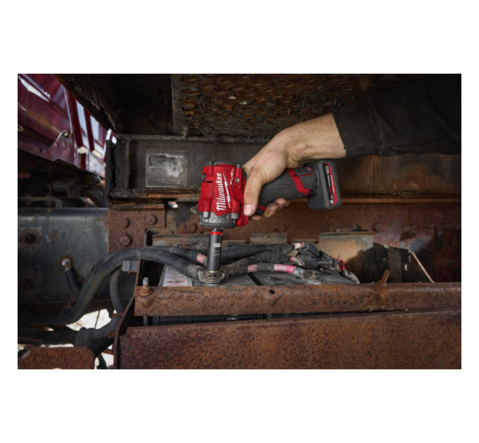 Гайковерт аккумуляторный бесщеточный MILWAUKEE 3/8'' (745 Нм) M12 FCIWF38G3-502X, с кольцом