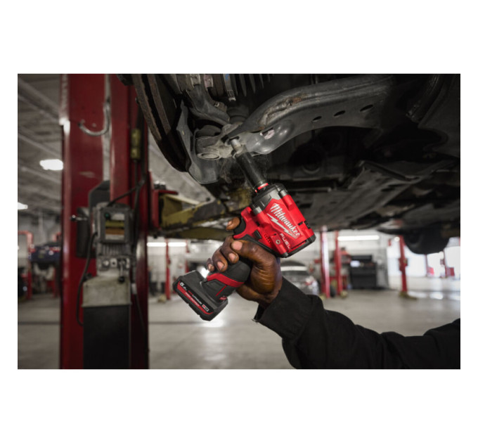 Гайковерт аккумуляторный бесщеточный MILWAUKEE 3/8'' (745 Нм) M12 FCIWF38G3-0, с кольцом (каркас)