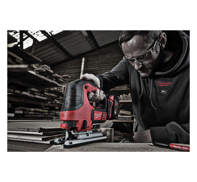 Пила лобзиковая аккумуляторная MILWAUKEE M18 BJS-402C (ЗУ+2акк.Х4Ач+кейс)