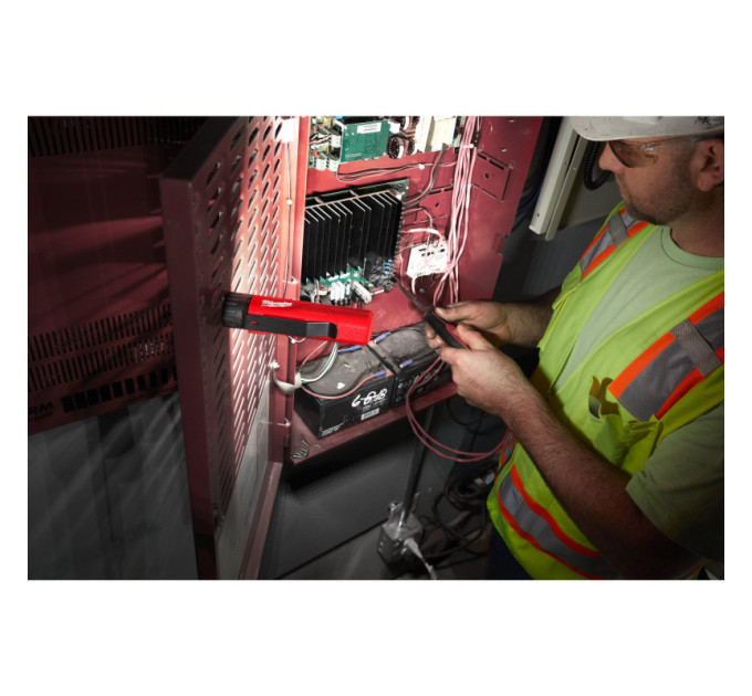 Фонарь светодиодный компактный на батарейках AA MILWAUKEE FL-LED
