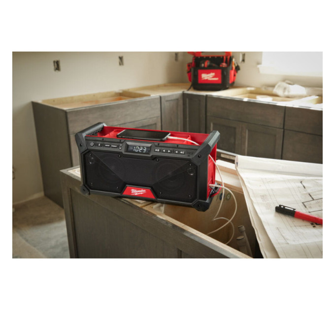 Радио аккумуляторное MILWAUKEE M18 RADDAB+G2-0