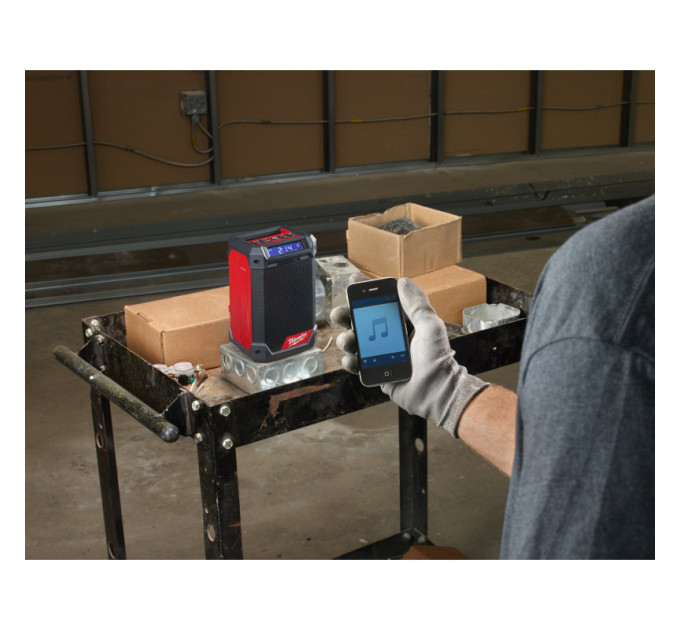 Динамик аккумуляторный DAB+/Зарядное устройство MILWAUKEE M12 RCDAB+