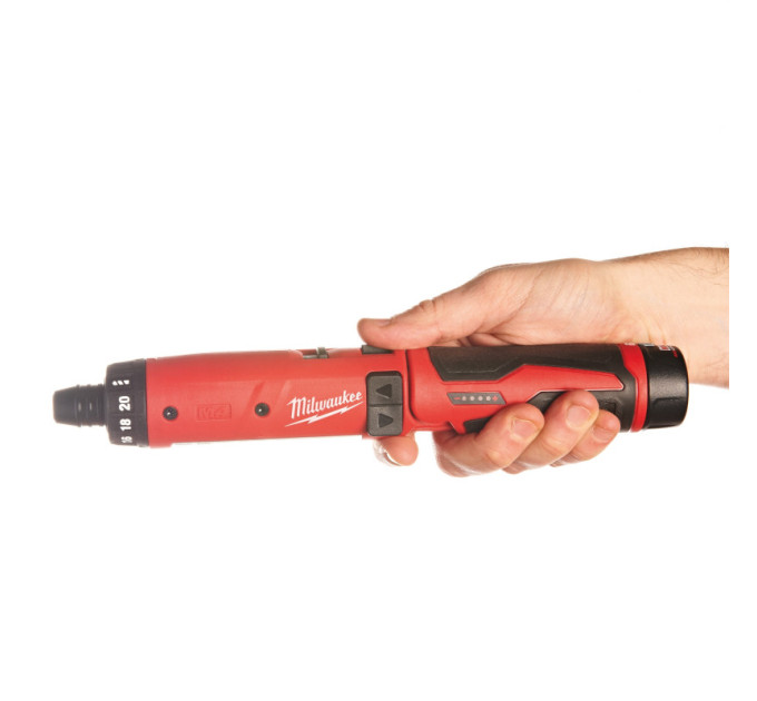 Акумуляторна викрутка MILWAUKEE M4 D-202B крутий.