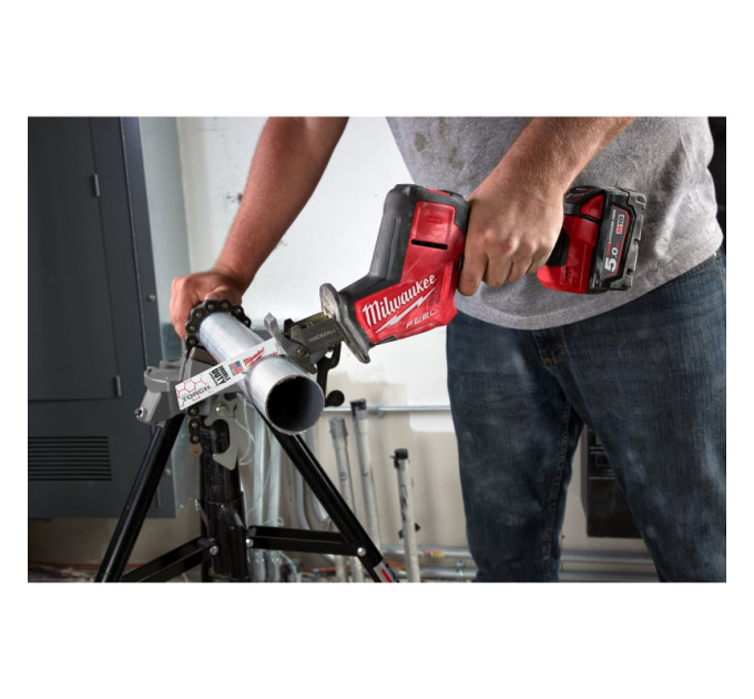 Пила сабельная аккумуляторная бесщеточная MILWAUKEE M18 FHZ-502X (ЗУ+2акк.Х5Ач+HDкейс)