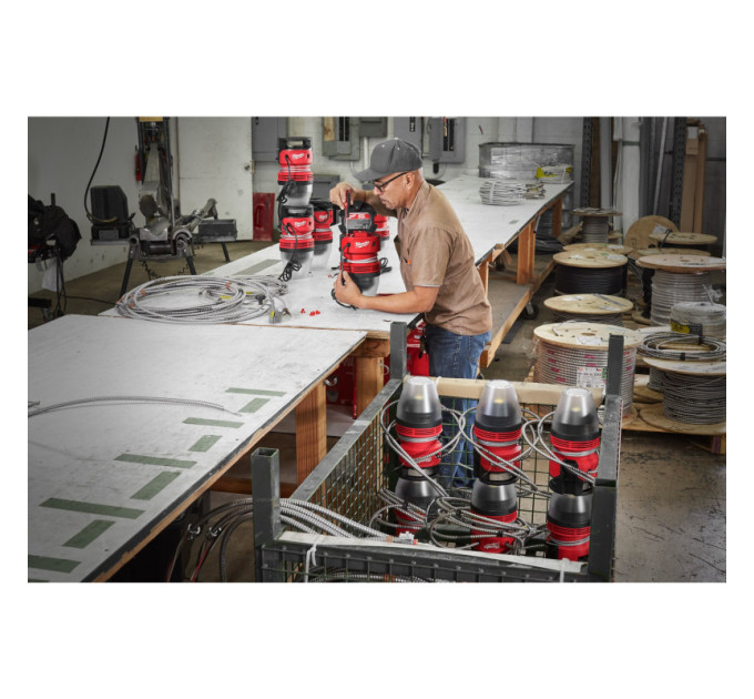 Высокомощный фонарь HOBL 7000 MILWAUKEE 4933464126
