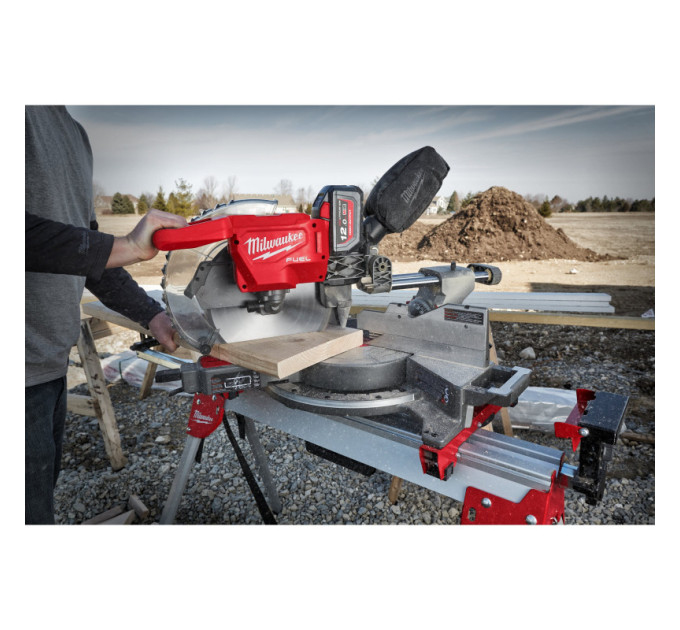Пила торцовочная аккумуляторная бесщеточная MILWAUKEE M18 FMS305-121 (Ø305мм) (ЗУ+1акк.Х12Ач), (заме